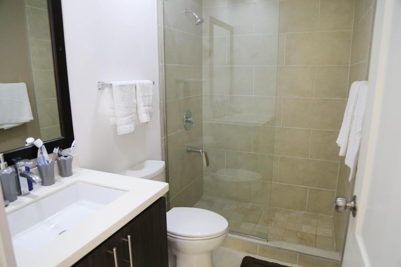 New Kingston Luxurious Secure Condo エクステリア 写真